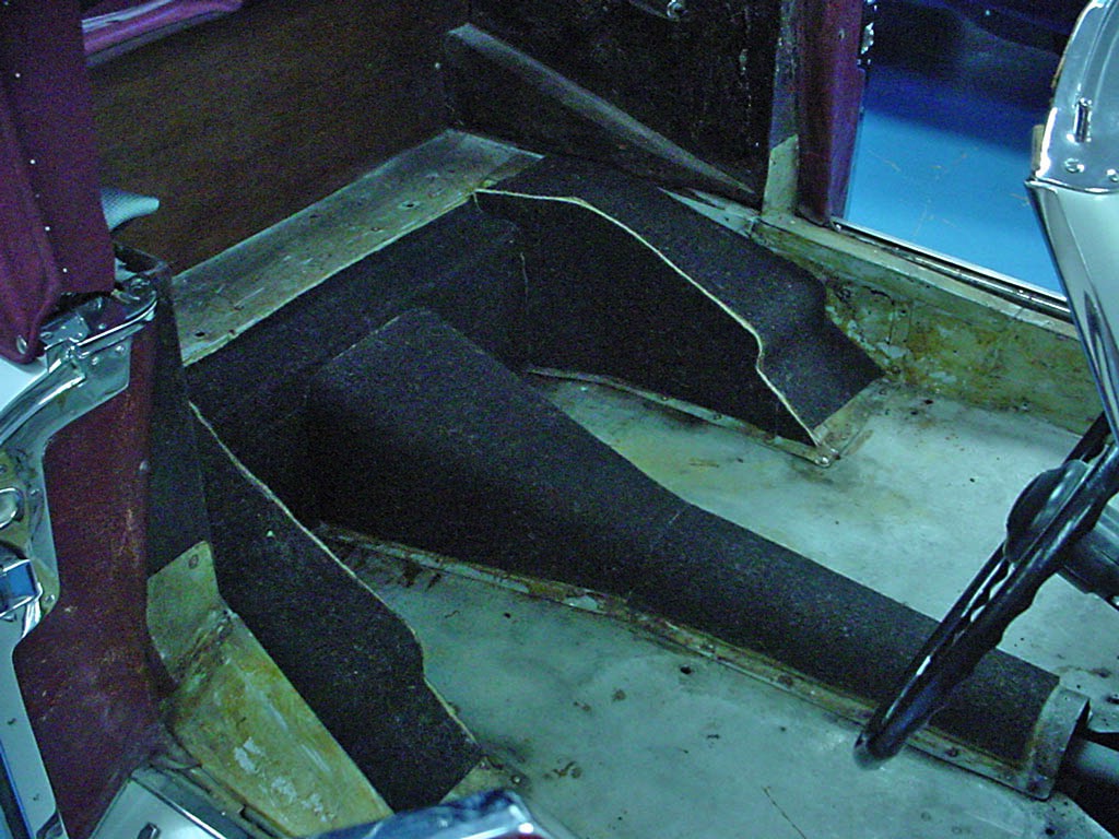 2 Aston Martin DB2 1953 Drophead - Tailor-made hood and carpets