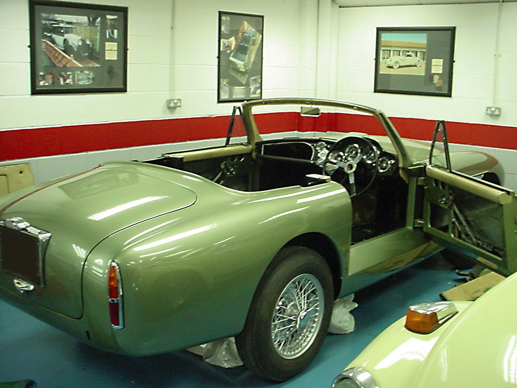3-Aston-Martin-DB2-4-drophead