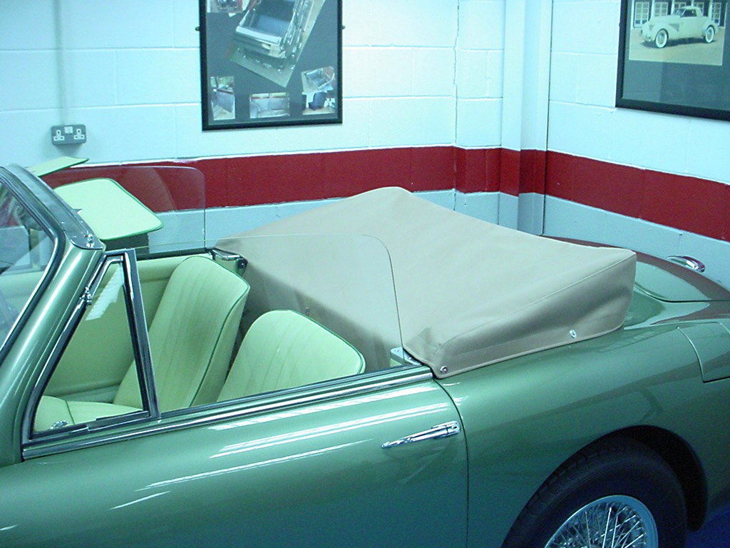 10-Aston-Martin-DB2-4-drophead