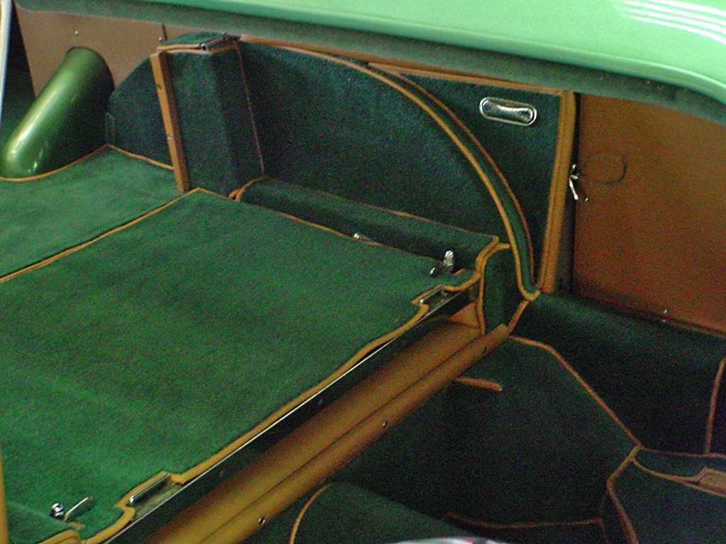 3-Aston-Martin-DB2-4-retrim