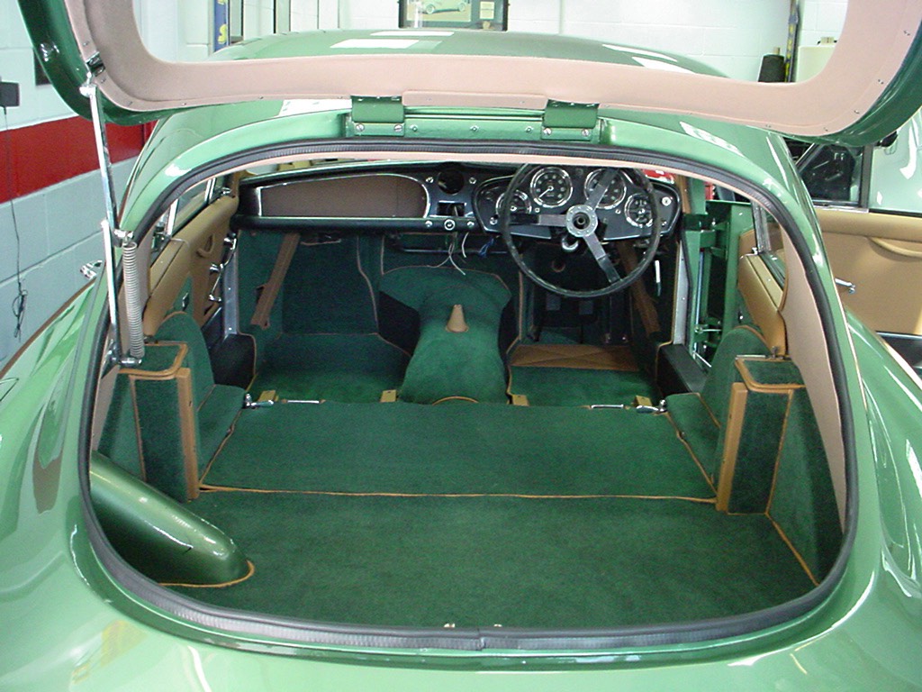 4-Aston-Martin-DB2-4-retrim