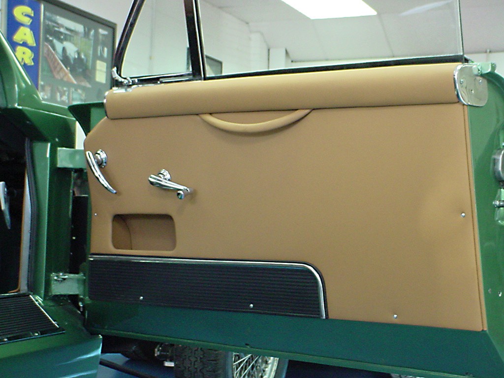 9-Aston-Martin-DB2-4-retrim