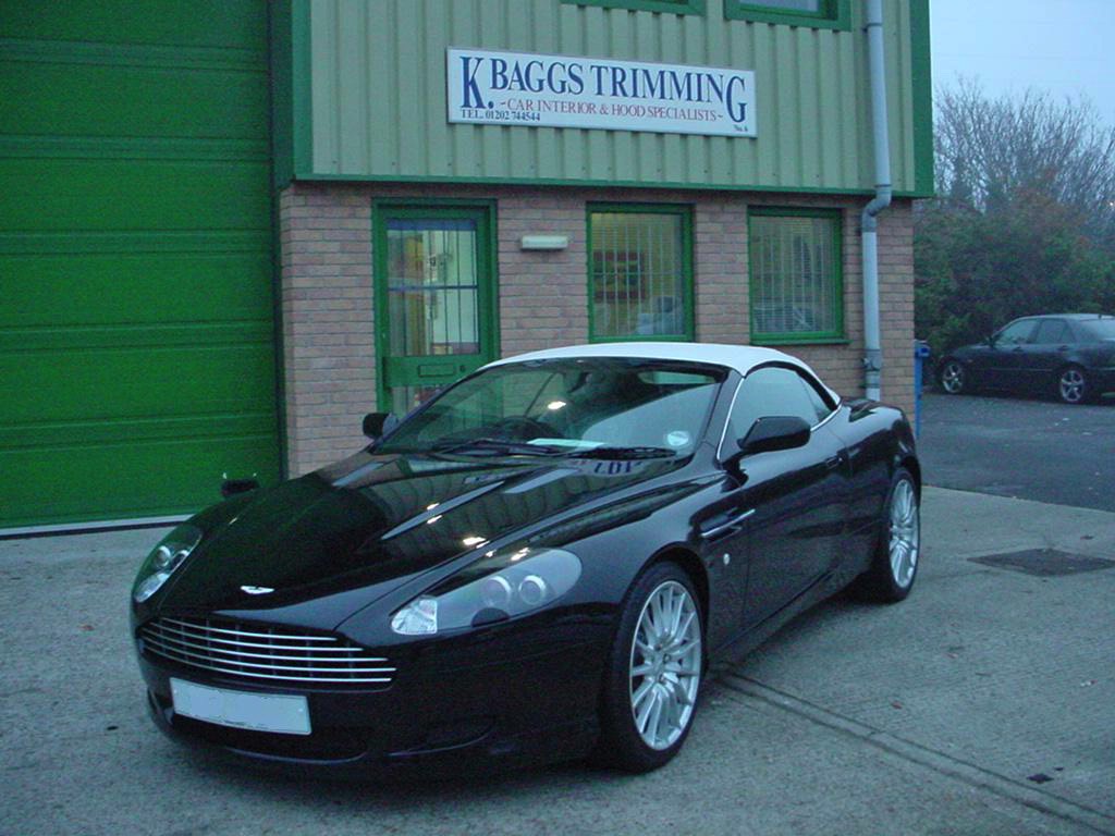 0-Aston-Martin-DB9-hood