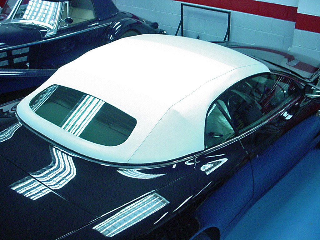 7-Aston-Martin-DB9-hood