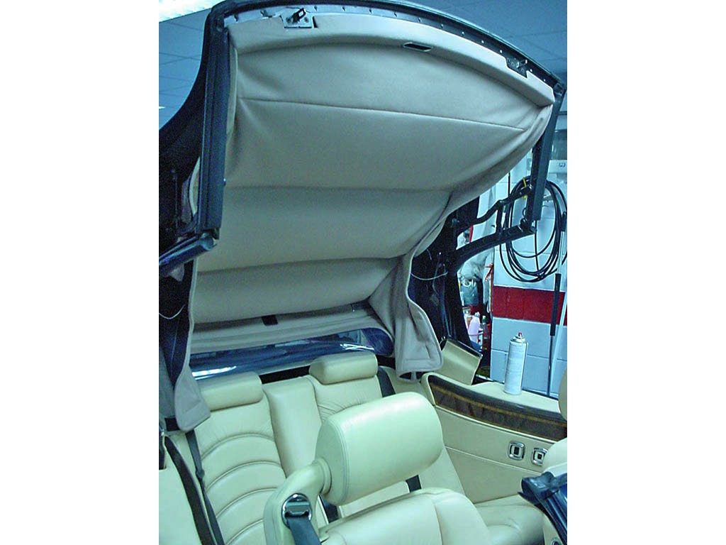 4-Bentley_Headlining_front_seats