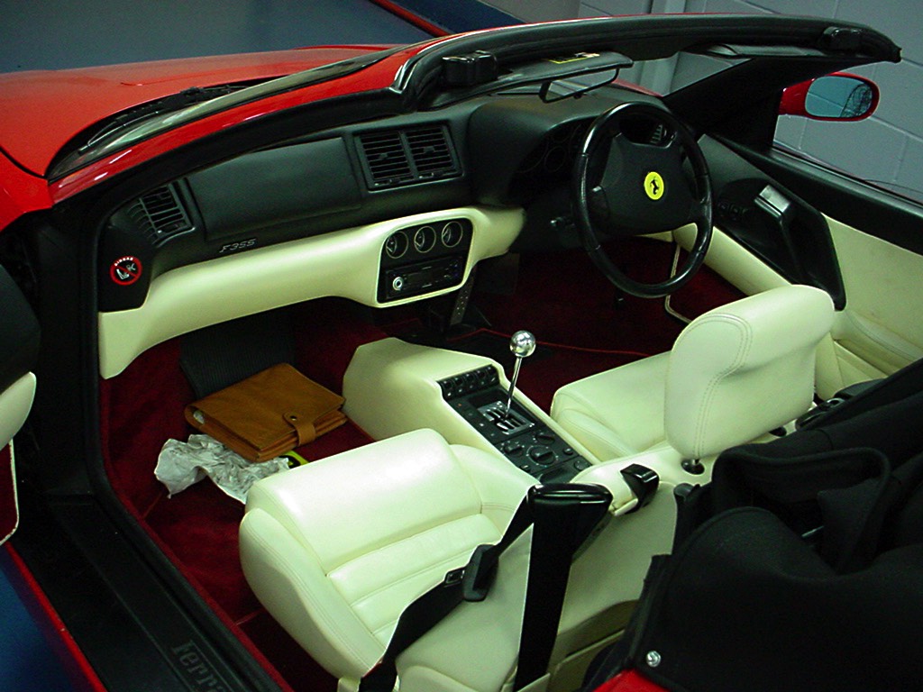2-Ferrari-355-colour-change