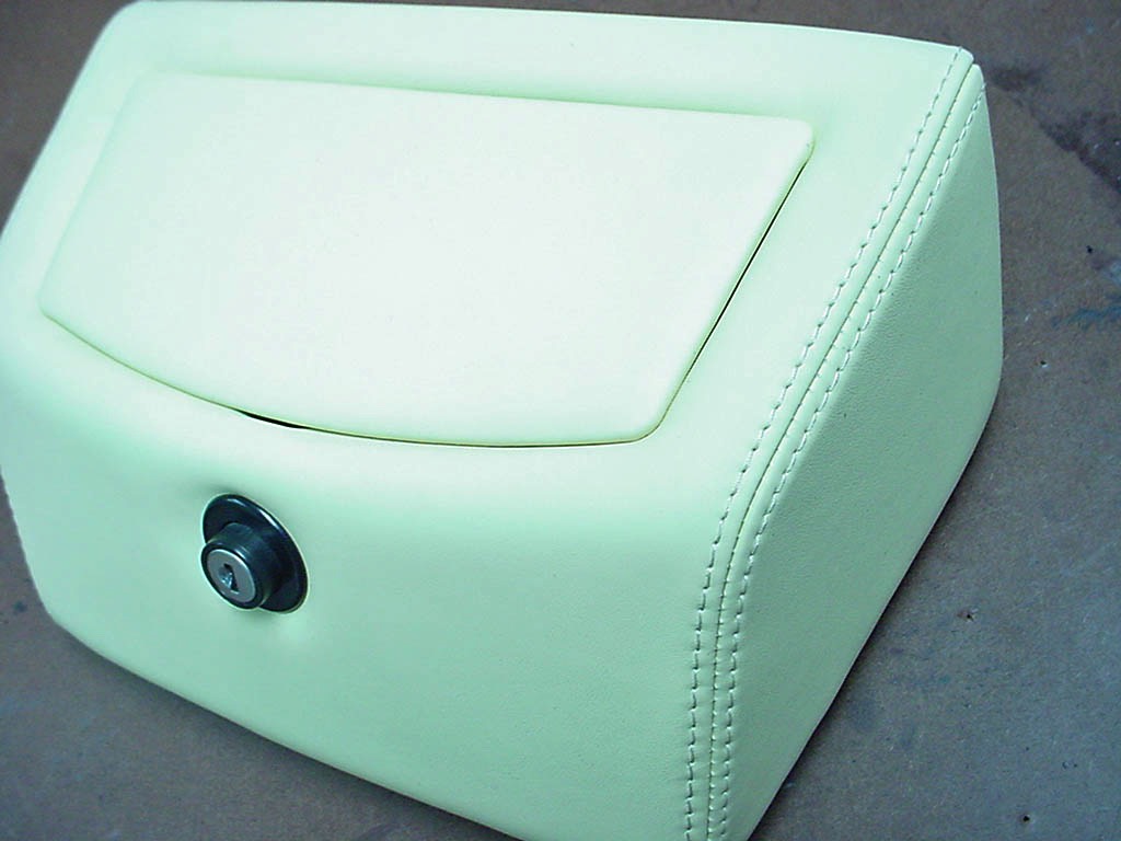 12-Ferrari 355 Spider - Full leatherwork