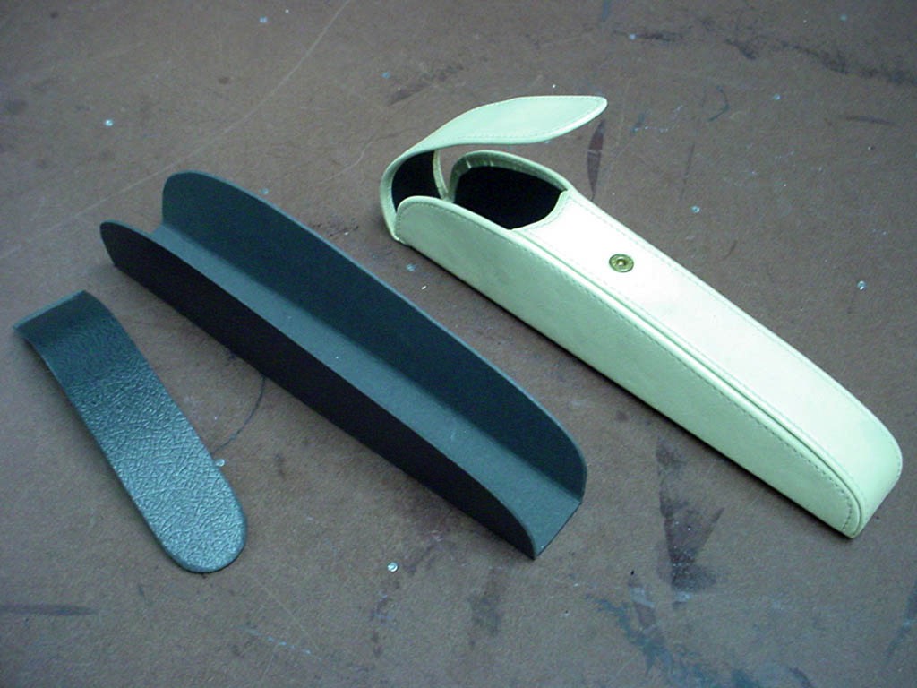 14-Ferrari 355 Spider - Full leatherwork