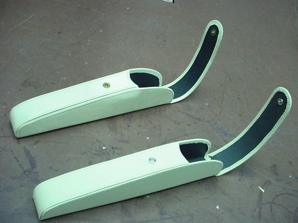 16-Ferrari 355 Spider - Full leatherwork