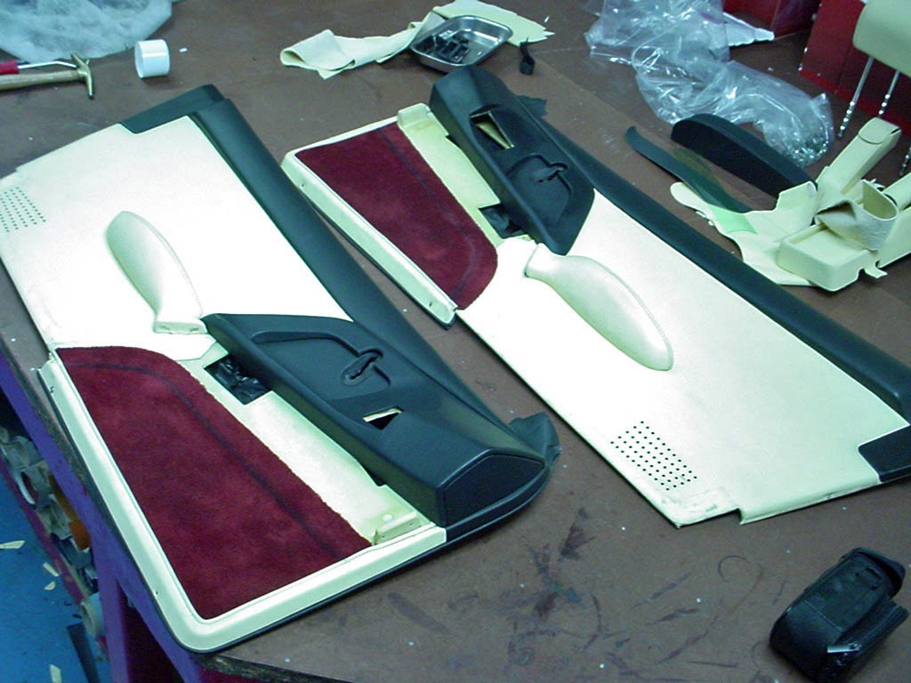 21-Ferrari 355 Spider - Full leatherwork