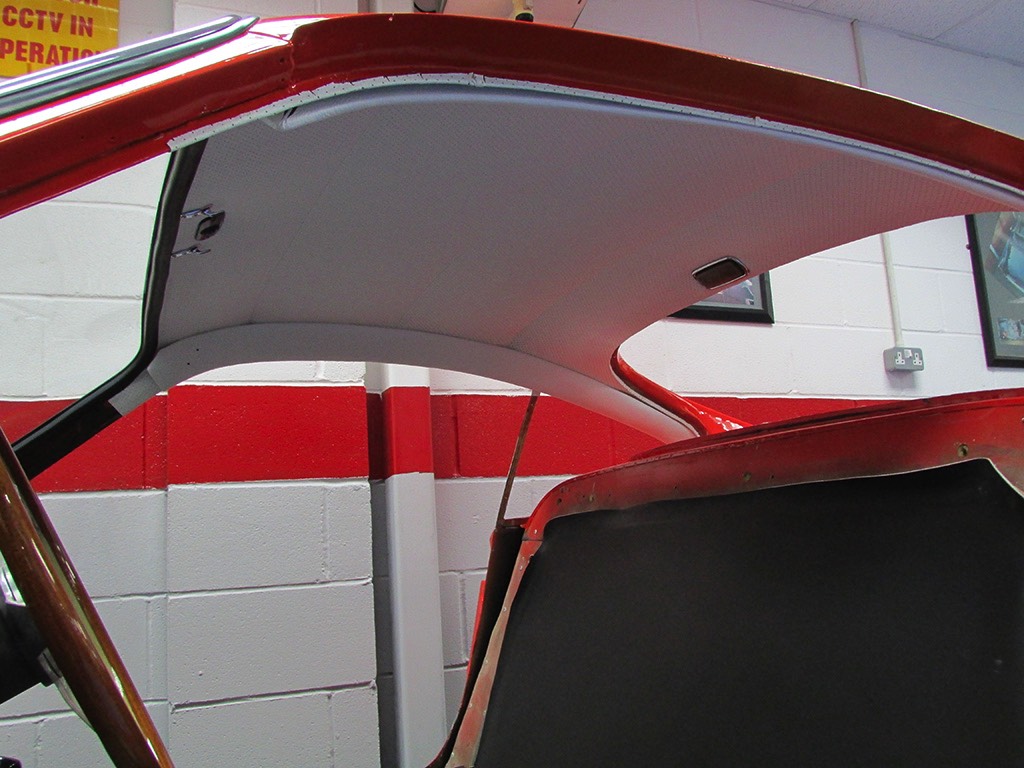 2-Ferrari-Dino-Headlining