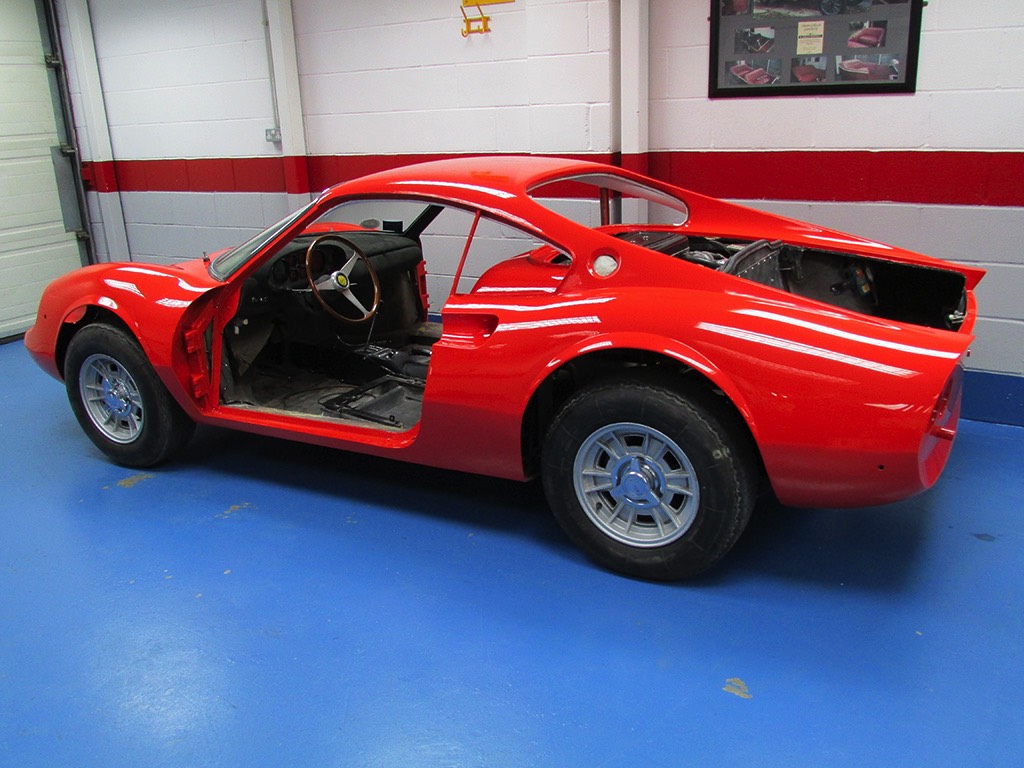 4-Ferrari-Dino-Headlining