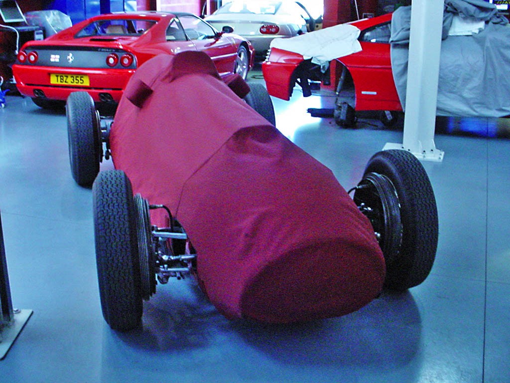 2-Ferrari-F1-Transport-cover