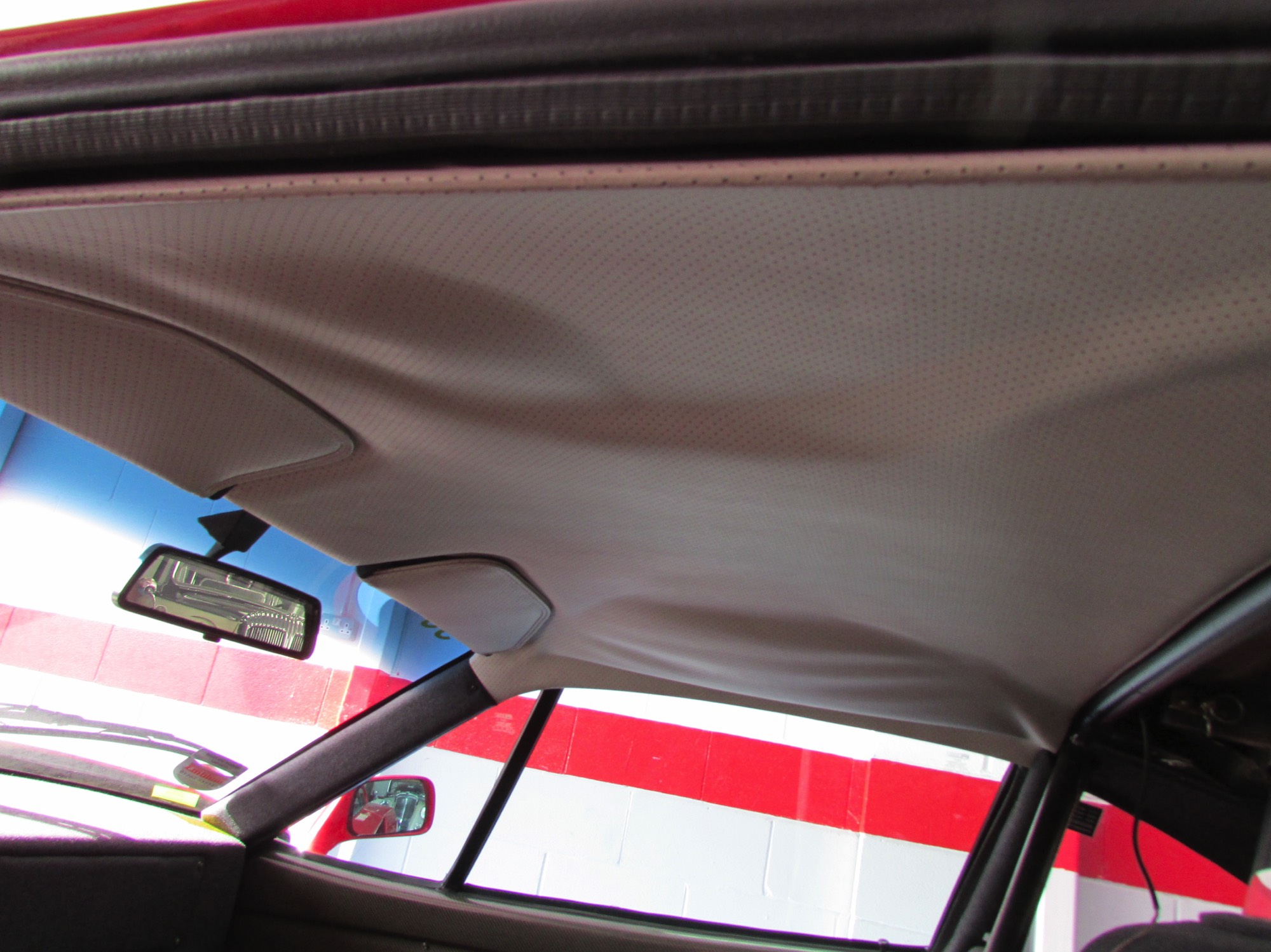 2-Ferrari-F40-Headlining