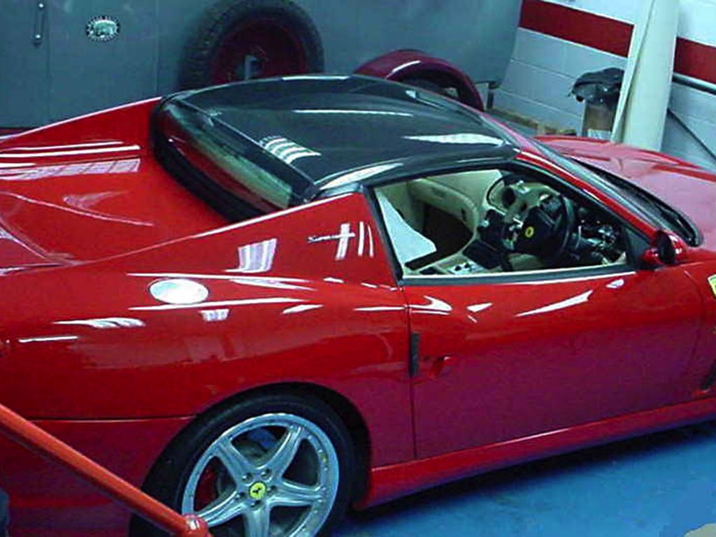 3-Ferrari-Superamerica_Dashboard