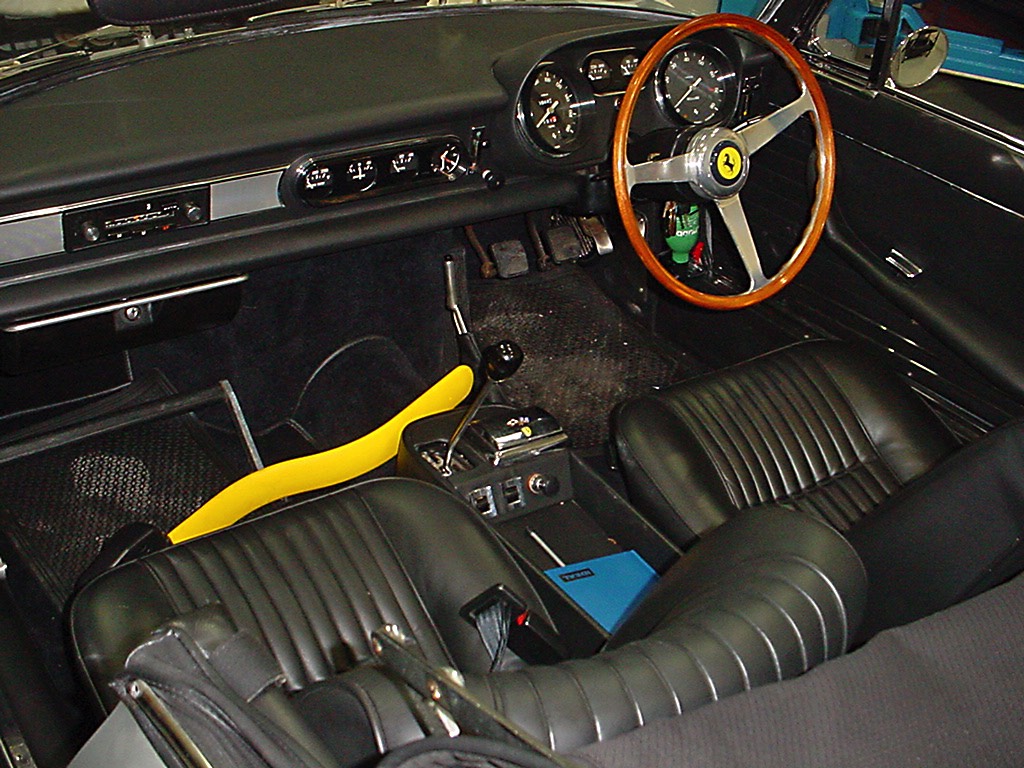 -Ferrari 275GTS - Full retrim