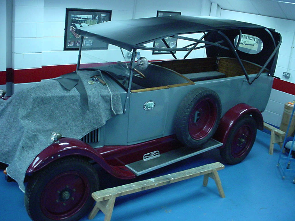 3-1920s_Renault_Hood