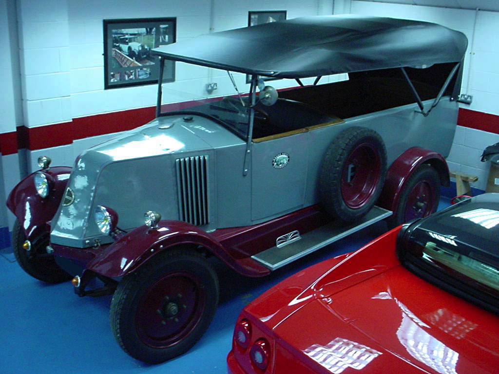 5-1920s_Renault_Hood