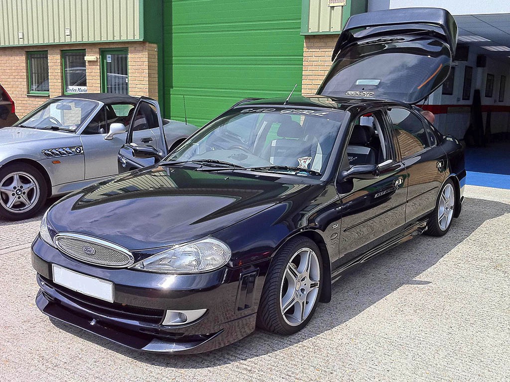 Ford_Mondeo_1