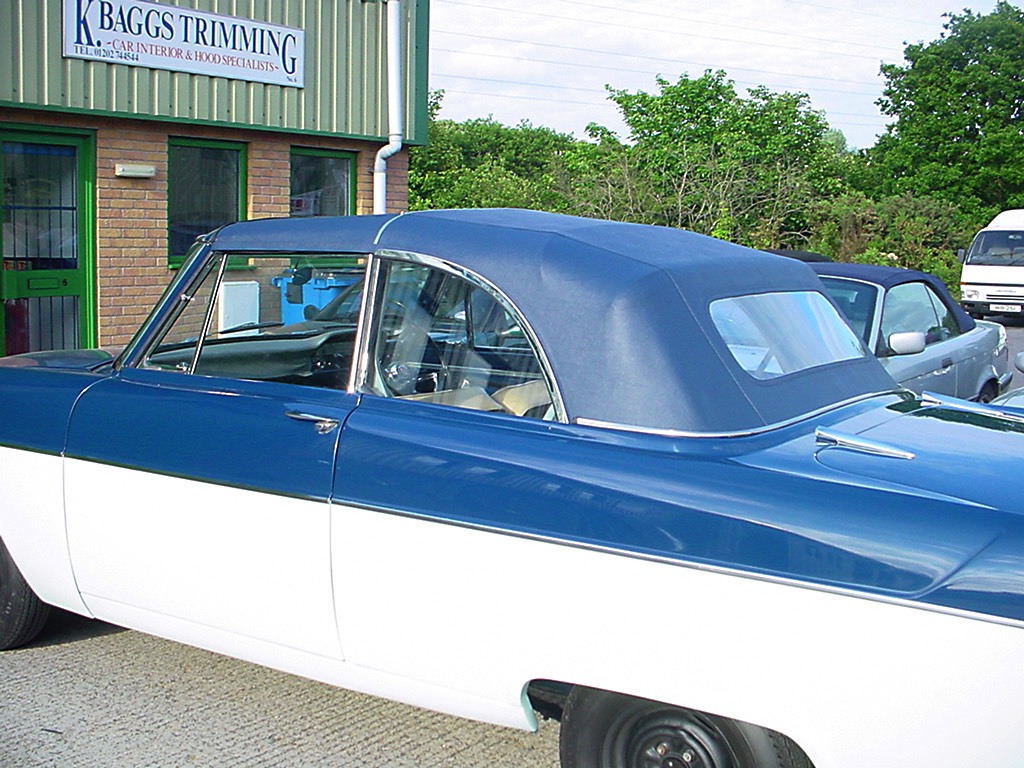 2-Ford-Zephyr-Hood