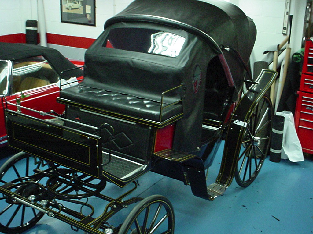 2-Horse-drawn-carriage