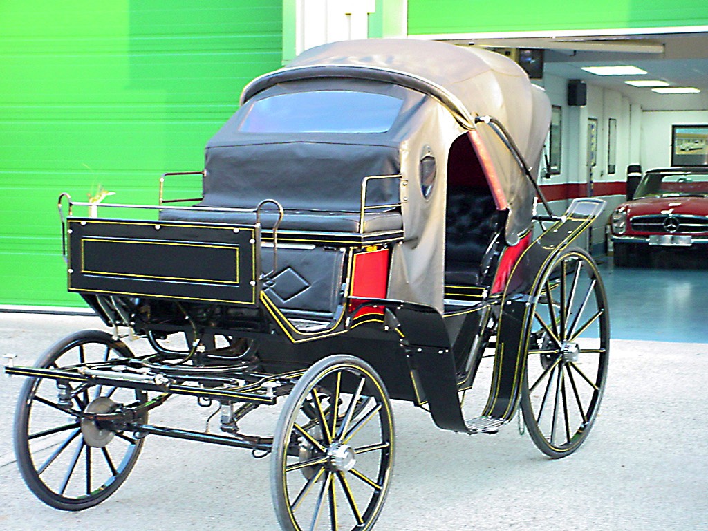 3-Horse-drawn-carriage