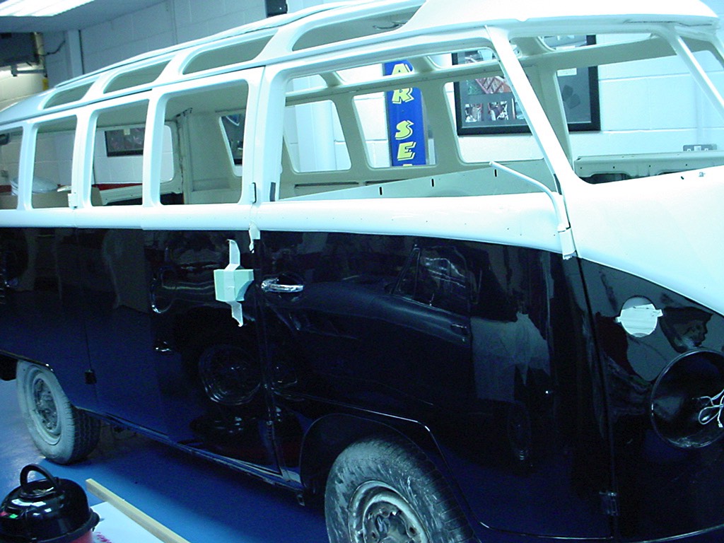 1-VW-Camper-21-windo-split-screen-headlining-sunroof