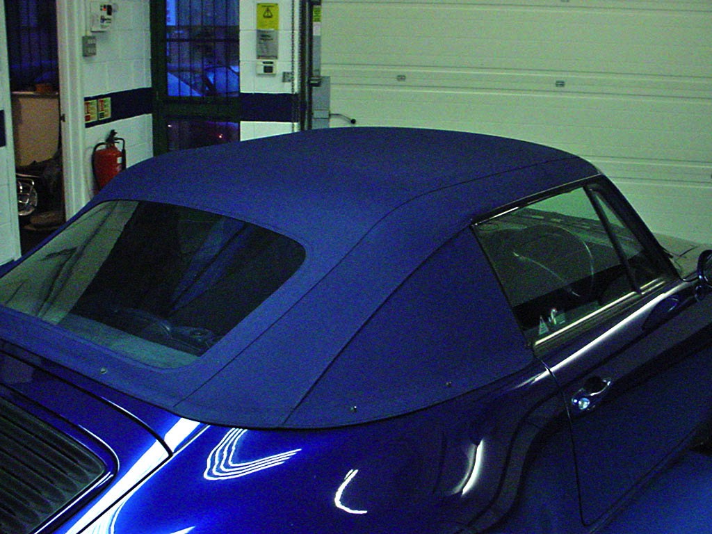 1-Porsche_993_New_hood