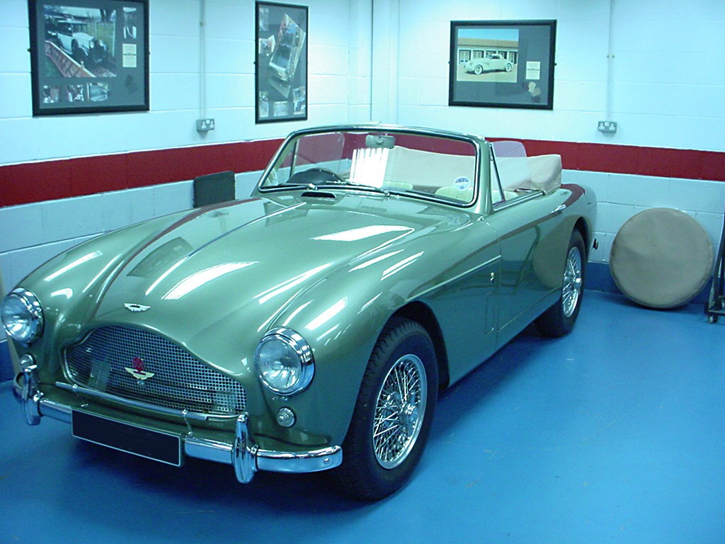 1-Aston-Martin-DB2-4-drophead