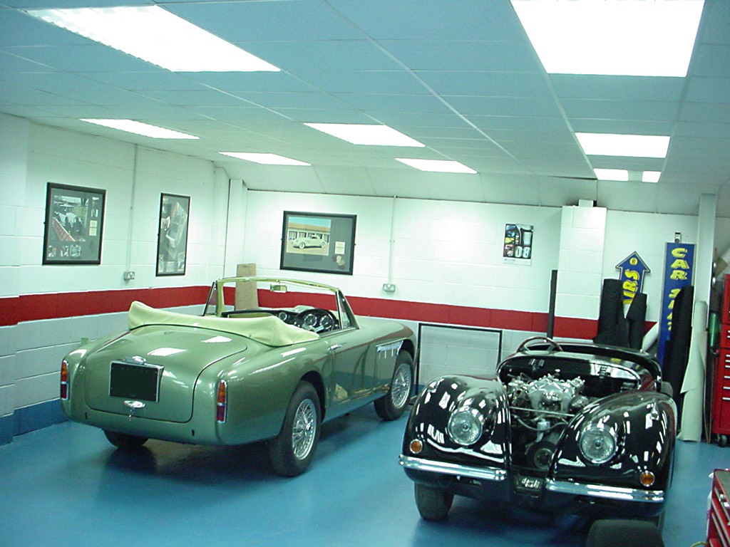 9-Aston-Martin-DB2-4-drophead